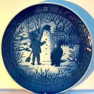 Royal Copenhagen Christmas Plate - 1985.